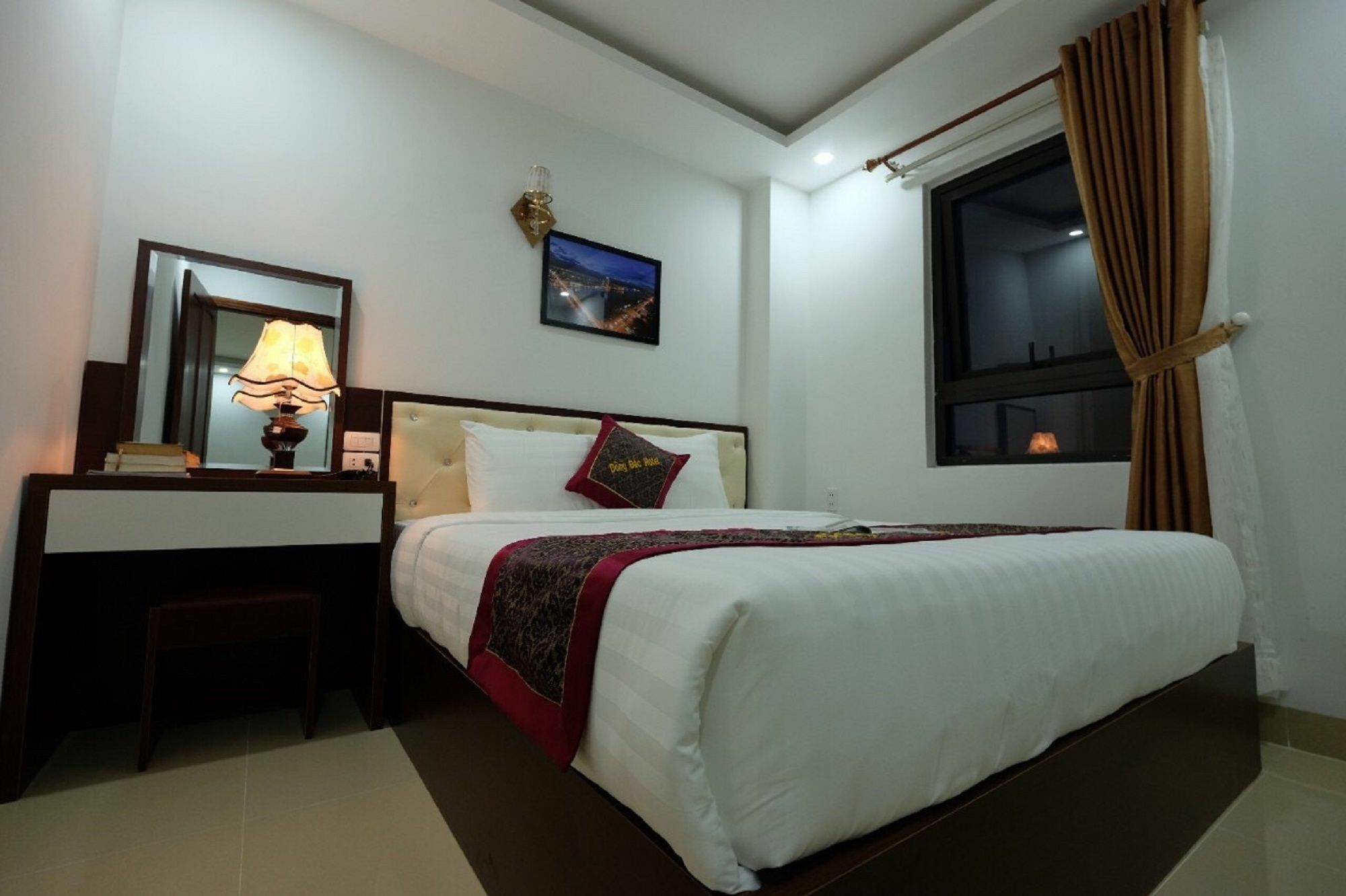 Dong Bac Hotel Дананг Екстер'єр фото